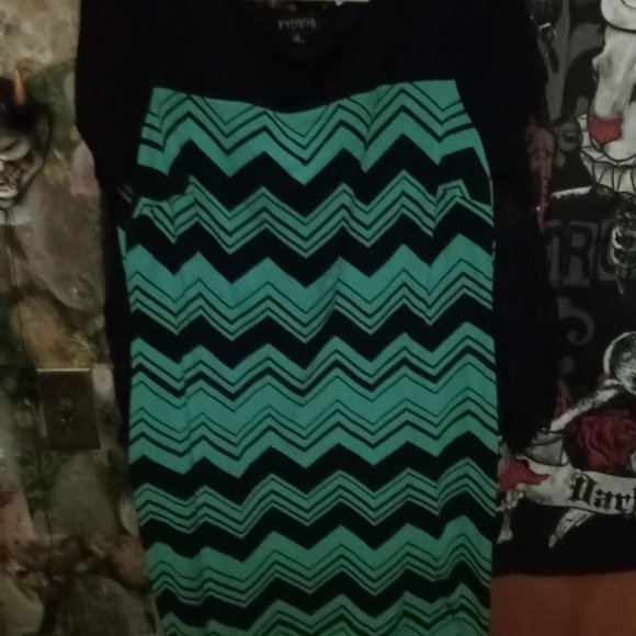 Sleeveless Dress - Picture 4 of 4